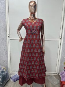 pure cotton printed two piececrossio mirror work size= m tp 3xl